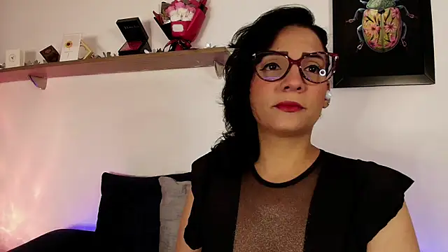 Snapshot of Elliee_ chatting on 07-01-26, 12:49 Elliee online show from 07-01-26, 12:49