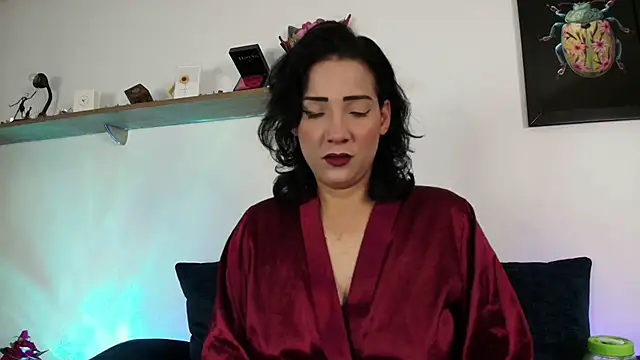 Snapshot of Elliee_ chatting on 06-11-26, 12:35 Elliee online show from 06-11-26, 12:35
