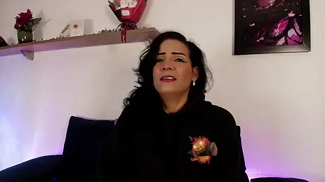 Elliee  online show from 12-18-25, 04:44