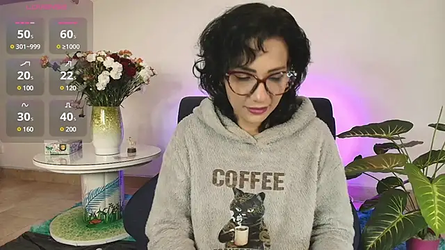 Elliee  online show from 02-13-25, 12:54