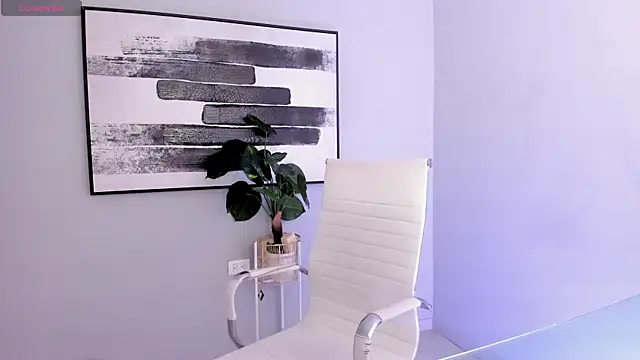 Snapshot of luna_willians chatting on 03-05-25, 12:11 luna willians online show from 03-05-25, 12:11