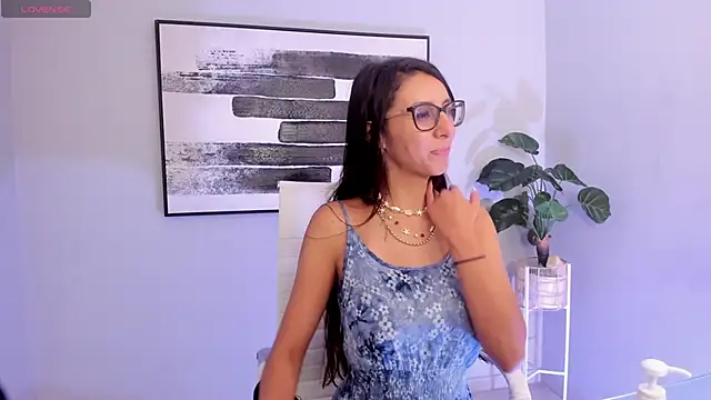 Snapshot of luna_willians chatting on 03-05-25, 06:34 luna willians online show from 03-05-25, 06:34