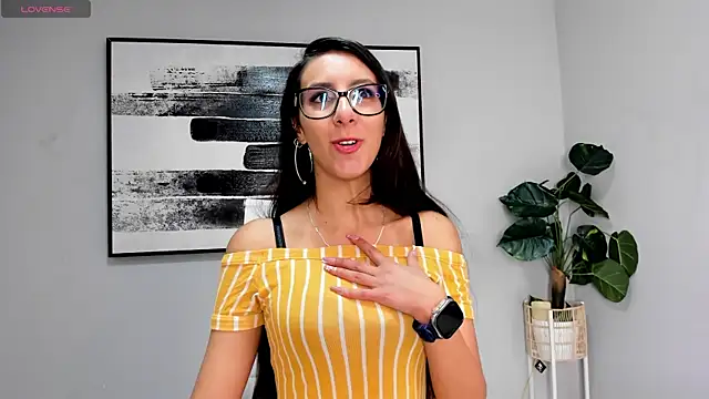 Snapshot of luna_willians chatting on 03-17-25, 12:25 luna willians online show from 03-17-25, 12:25