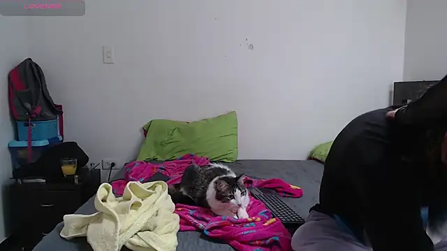 Snapshot of Nanna_and_Balder chatting on 02-21-25, 08:05 Nanna and Balder online show from 02-21-25, 08:05