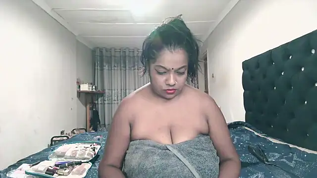Snapshot of Indianmayaxoxo chatting on 05-28-26, 05:15 Indianmayaxoxo online show from 05-28-26, 05:15