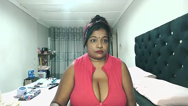 Indianmayaxoxo online show from 10-21-25, 05:45