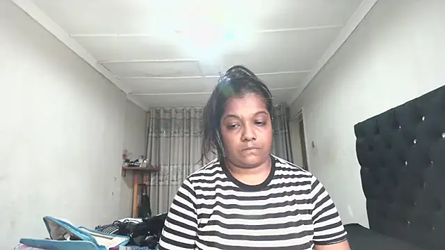 Snapshot of Indianmayaxoxo chatting on 05-26-26, 12:03 Indianmayaxoxo online show from 05-26-26, 12:03