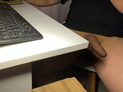 tomazu11 online show from 11-03-25, 01:00