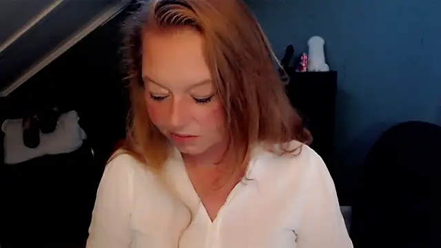 roxanna24 online show from 06-01-26, 07:46