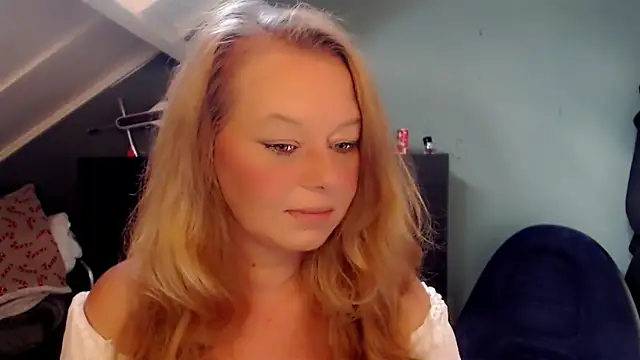 roxanna24 online show from 06-04-26, 07:07