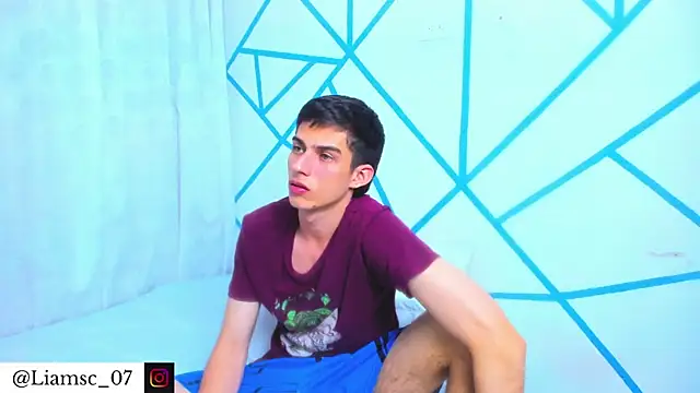 liam scott77 online show from 12-18-25, 02:38