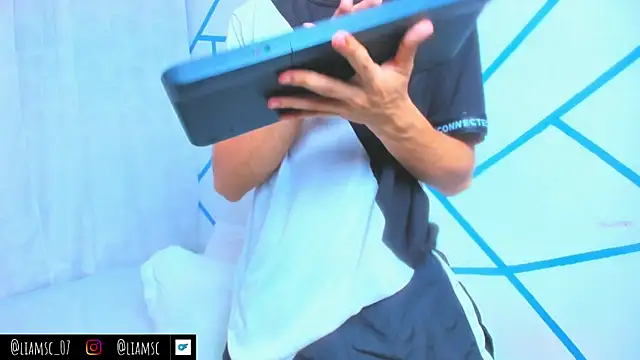 liam scott77 online show from 10-25-25, 09:48