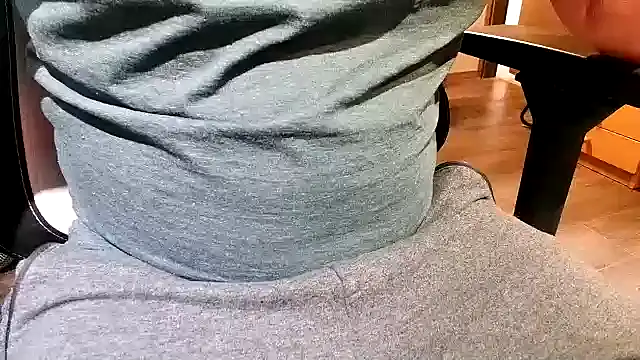 Snapshot of RandomGT chatting on 03-19-25, 09:38 RandomGT online show from 03-19-25, 09:38