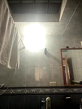 Freya Artemisa online show from 10-28-25, 05:45