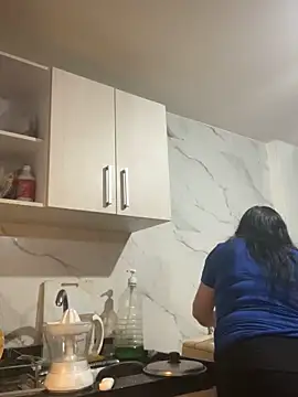 Freya Artemisa online show from 11-14-25, 10:46