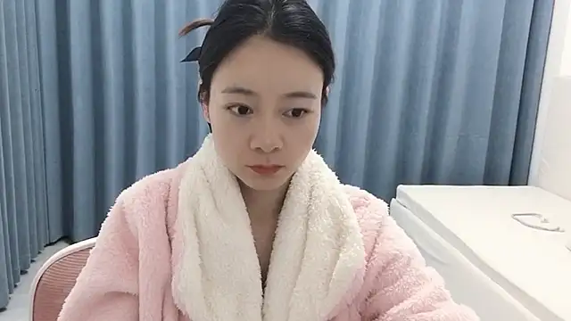 Snapshot of amy-jini chatting on 12-24-24, 12:44 amy-jini online show from 12-24-24, 12:44