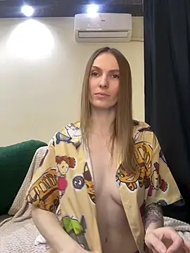 Snapshot of RachelBelI chatting on 03-05-25, 02:14 RachelBelI online show from 03-05-25, 02:14