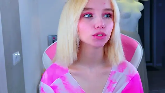 b4by LoL1 online show from 04-14-26, 05:23