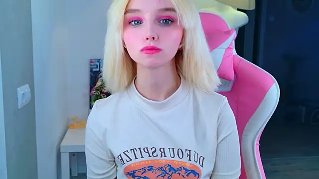 b4by LoL1 online show from 04-13-26, 09:24