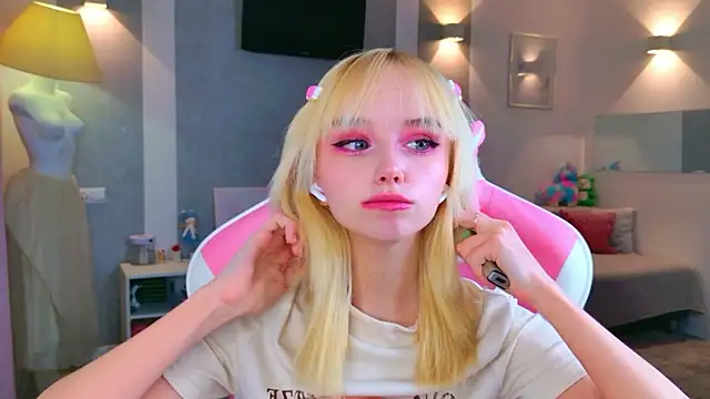 b4by LoL1 online show from 02-22-26, 02:41