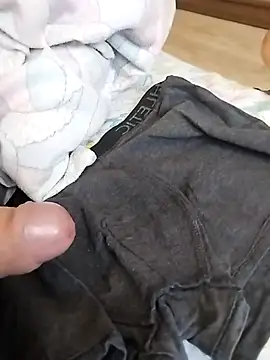 Grig1982 online show from 11-04-25, 06:50