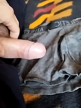 Snapshot of Grig1982 chatting on 10-03-25, 03:35 Grig1982 online show from 10-03-25, 03:35