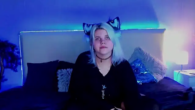 Snapshot of JoannLowe chatting on 03-13-25, 12:16 JoannLowe online show from 03-13-25, 12:16