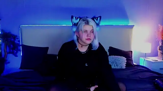 Snapshot of JoannLowe chatting on 03-07-25, 11:38 JoannLowe online show from 03-07-25, 11:38