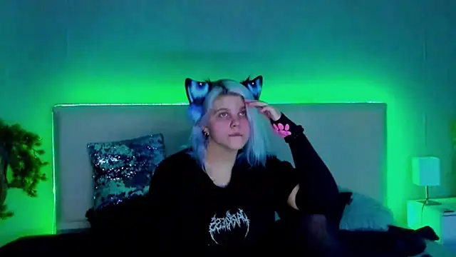 Snapshot of JoannLowe chatting on 03-05-25, 01:21 JoannLowe online show from 03-05-25, 01:21