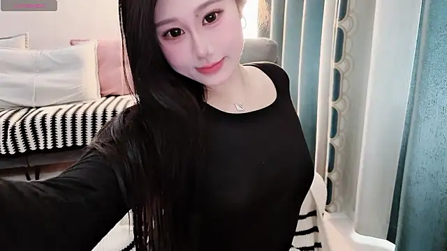 QQ-tutu online show from 10-29-25, 01:26