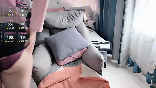 QQ-tutu online show from 10-19-25, 01:52