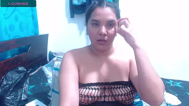 Snapshot of sinay024 chatting on 02-07-25, 03:45 sinay024 online show from 02-07-25, 03:45