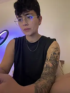 Ashley Chriss online show from 03-09-25, 09:03