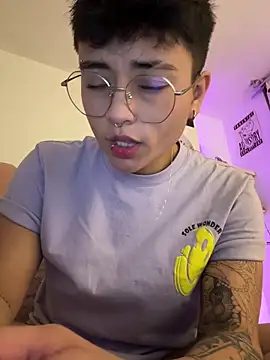 Ashley Chriss online show from 02-15-25, 01:21