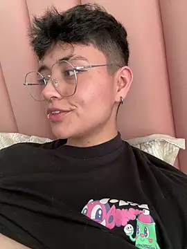 Ashley Chriss online show from 02-09-25, 10:00