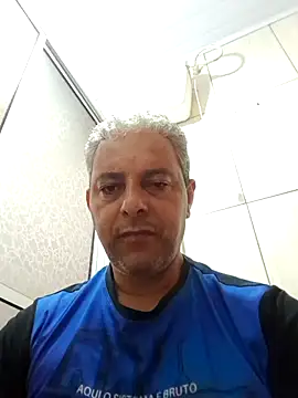 Snapshot of gordonunes chatting on 02-12-26, 10:48 gordonunes online show from 02-12-26, 10:48