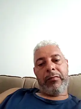 Snapshot of gordonunes chatting on 05-19-26, 06:15 gordonunes online show from 05-19-26, 06:15