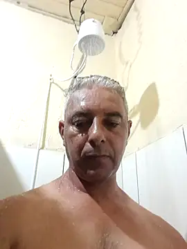 Snapshot of gordonunes chatting on 12-02-25, 01:39 gordonunes online show from 12-02-25, 01:39