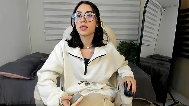 Catyloves online show from 01-10-26, 11:00