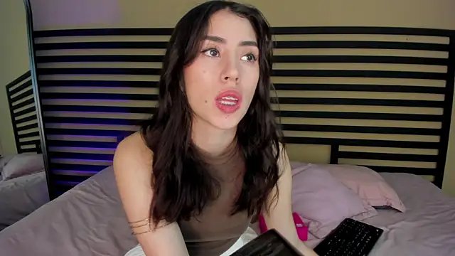 Catyloves online show from 11-08-25, 09:40