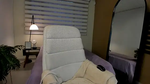 Catyloves online show from 04-28-26, 10:03
