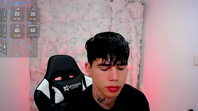 Snapshot of Tayson_Rivers chatting on 11-13-25, 07:29 Tayson Rivers online show from 11-13-25, 07:29