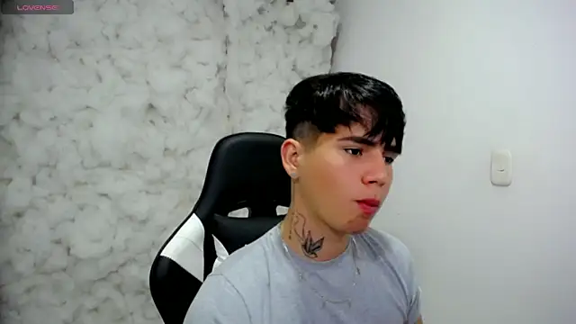 Snapshot of Tayson_Rivers chatting on 11-23-25, 03:27 Tayson Rivers online show from 11-23-25, 03:27