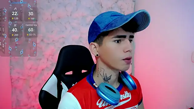 Snapshot of Tayson_Rivers chatting on 11-10-25, 07:41 Tayson Rivers online show from 11-10-25, 07:41