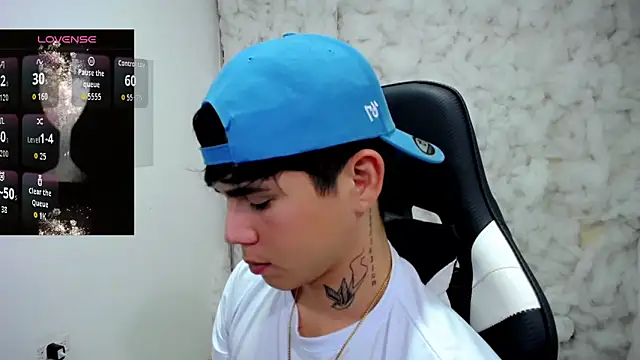 Snapshot of Tayson_Rivers chatting on 12-21-25, 11:38 Tayson Rivers online show from 12-21-25, 11:38