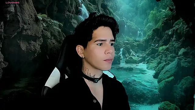 Snapshot of Tayson_Rivers chatting on 02-17-26, 01:25 Tayson Rivers online show from 02-17-26, 01:25