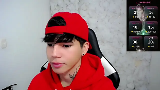 Snapshot of Tayson_Rivers chatting on 12-14-25, 07:19 Tayson Rivers online show from 12-14-25, 07:19