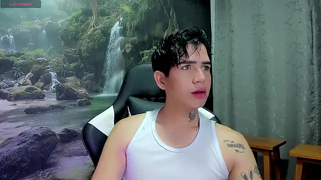 Snapshot of Tayson_Rivers chatting on 03-04-26, 08:33 Tayson Rivers online show from 03-04-26, 08:33