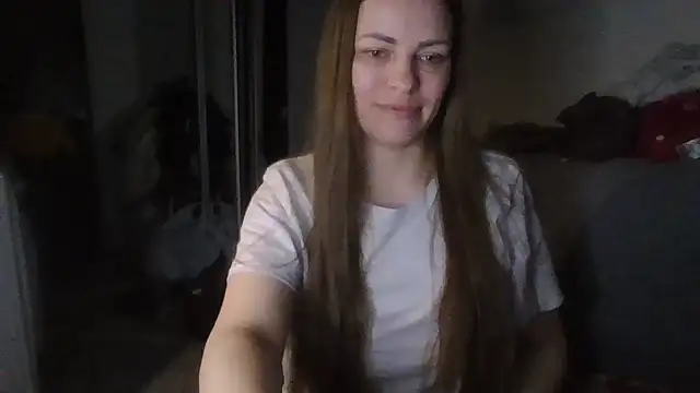 AnnaDiamond1 online show from 04-22-26, 10:49