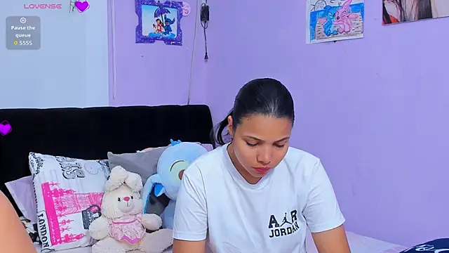 Snapshot of sara_mendez2 chatting on 09-14-25, 11:27 sara mendez2 online show from 09-14-25, 11:27